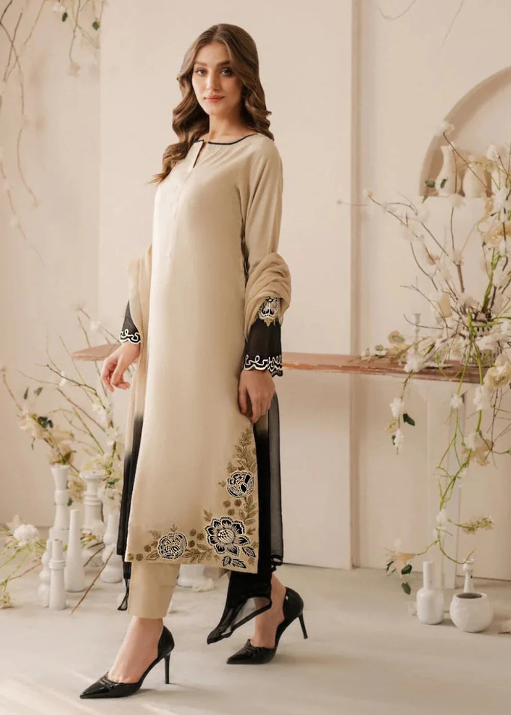 Embroidered Lawn 3-Piece Suit